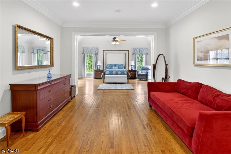 3 Raymond Ln
