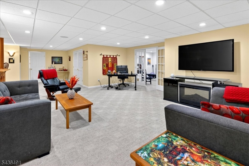 3 Raymond Ln