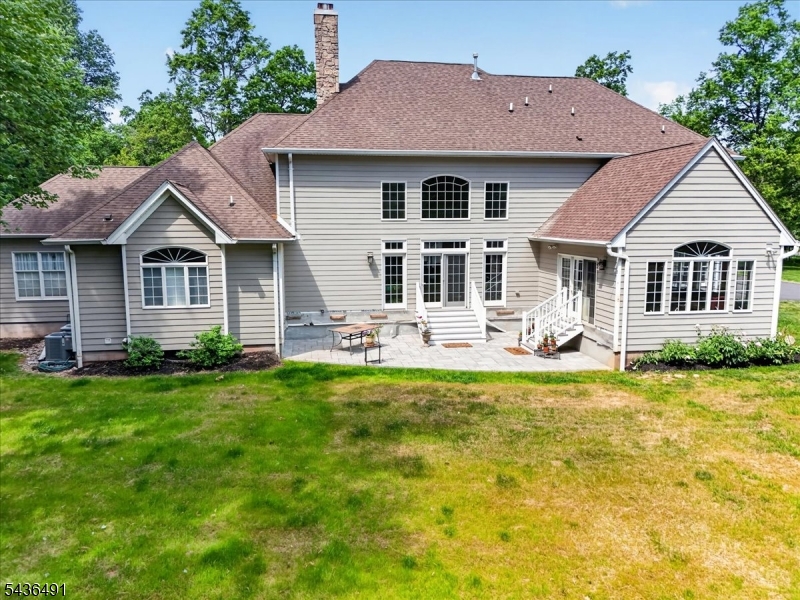 3 Raymond Ln