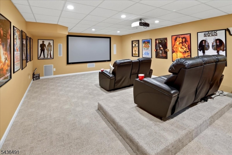 3 Raymond Ln