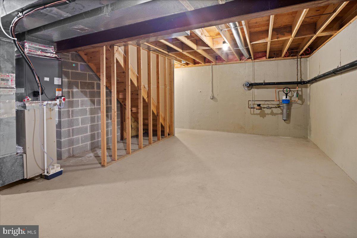 1 COVENTRY FARM LANE