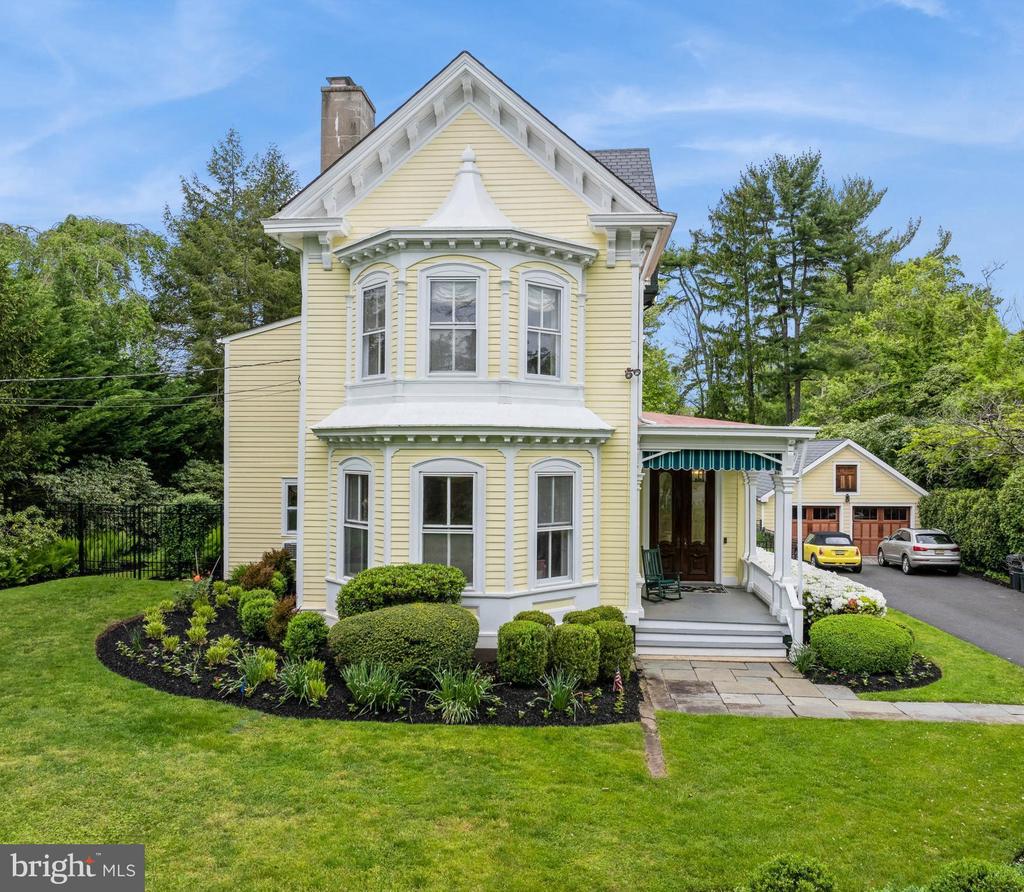 706 KINGSTON ROAD