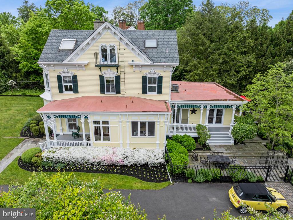 706 KINGSTON ROAD