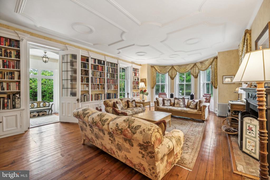 706 KINGSTON ROAD