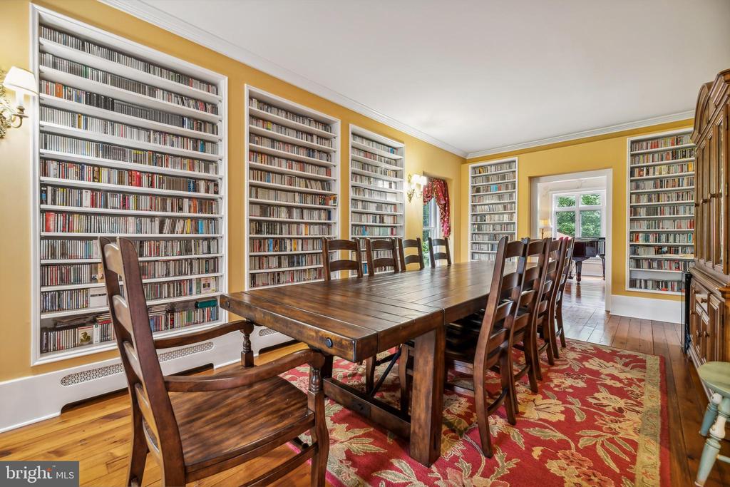 706 KINGSTON ROAD