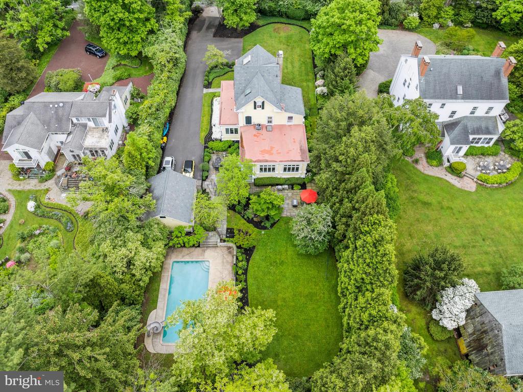 706 KINGSTON ROAD