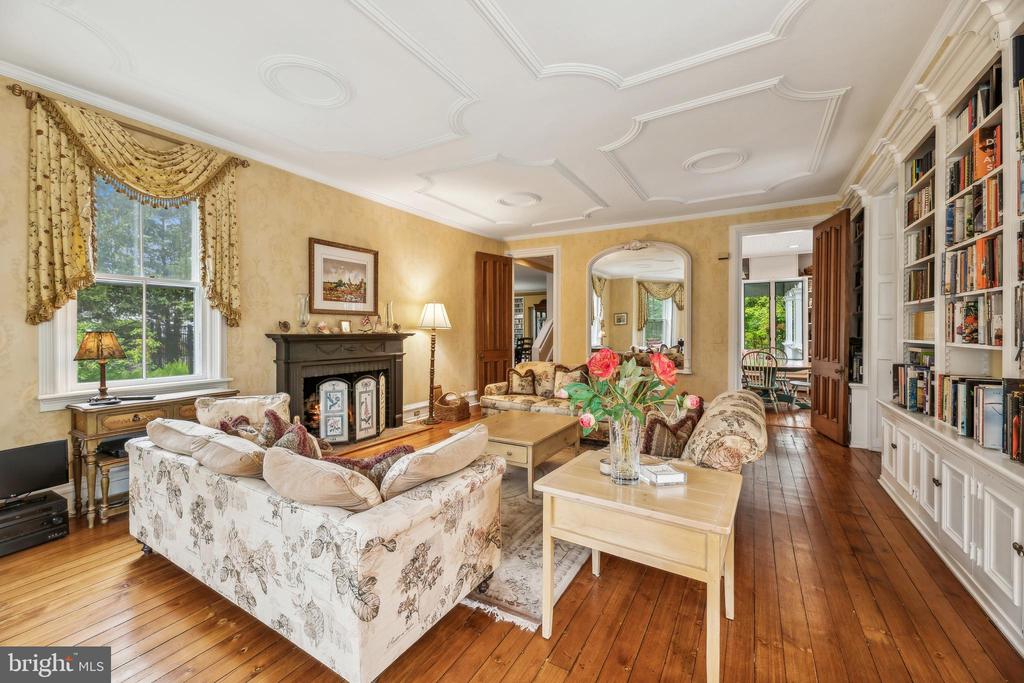 706 KINGSTON ROAD