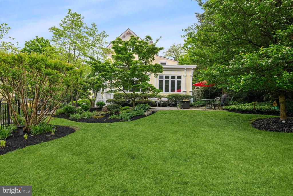 706 KINGSTON ROAD