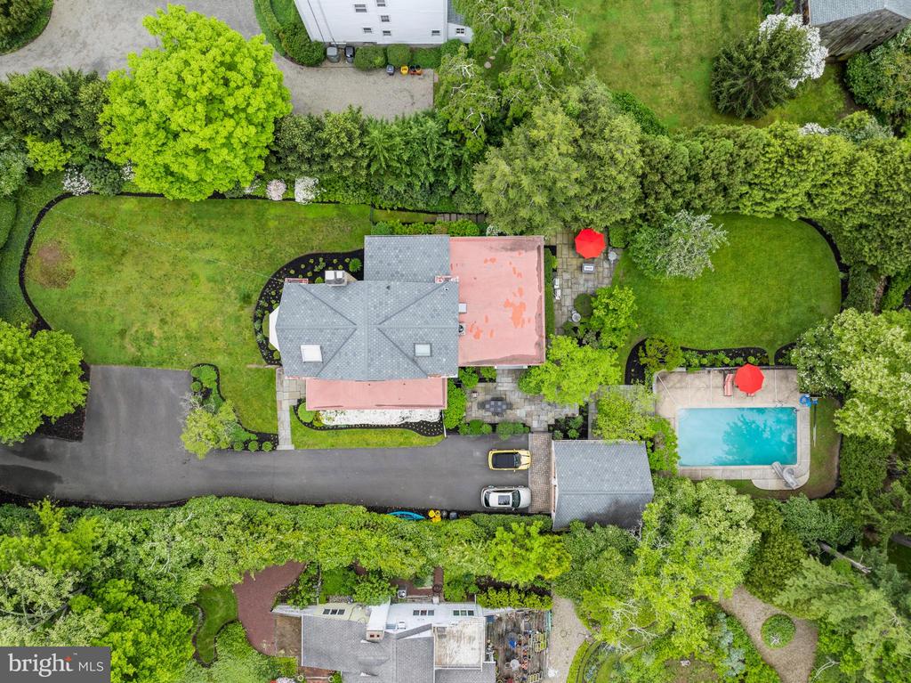 706 KINGSTON ROAD