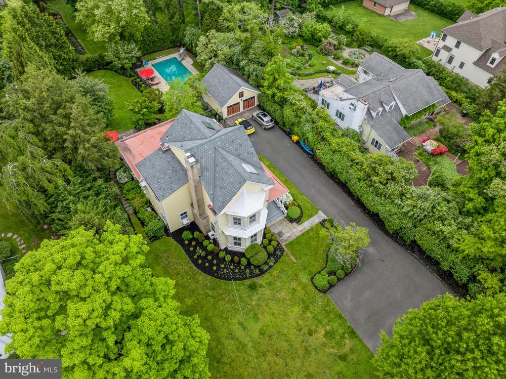 706 KINGSTON ROAD