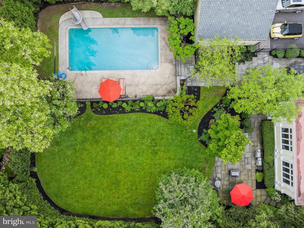 706 KINGSTON ROAD