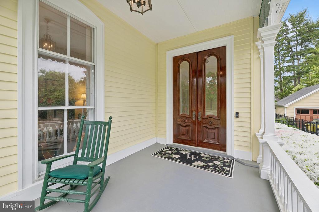 706 KINGSTON ROAD
