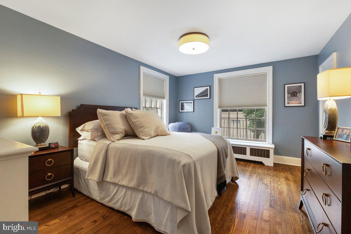 71 PALMER SQUARE W A