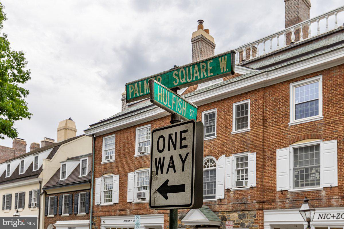 71 PALMER SQUARE W A