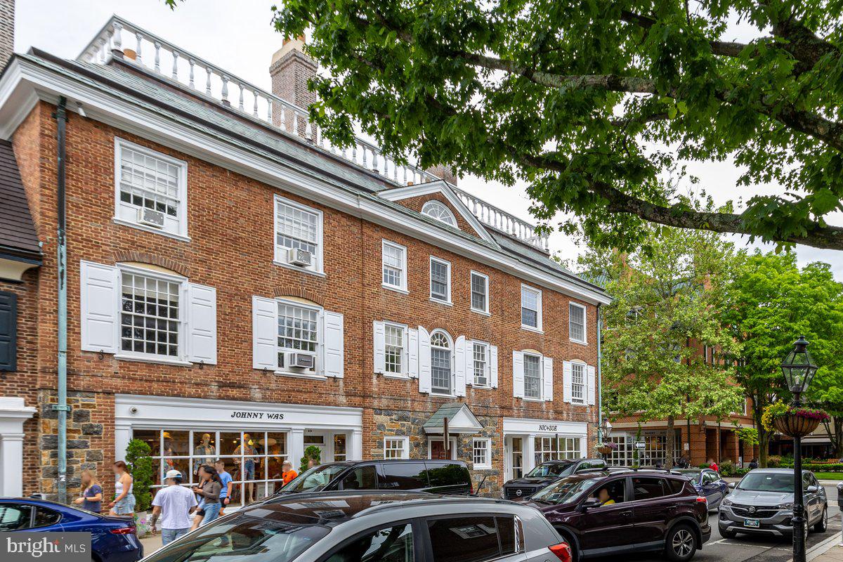 71 PALMER SQUARE W A