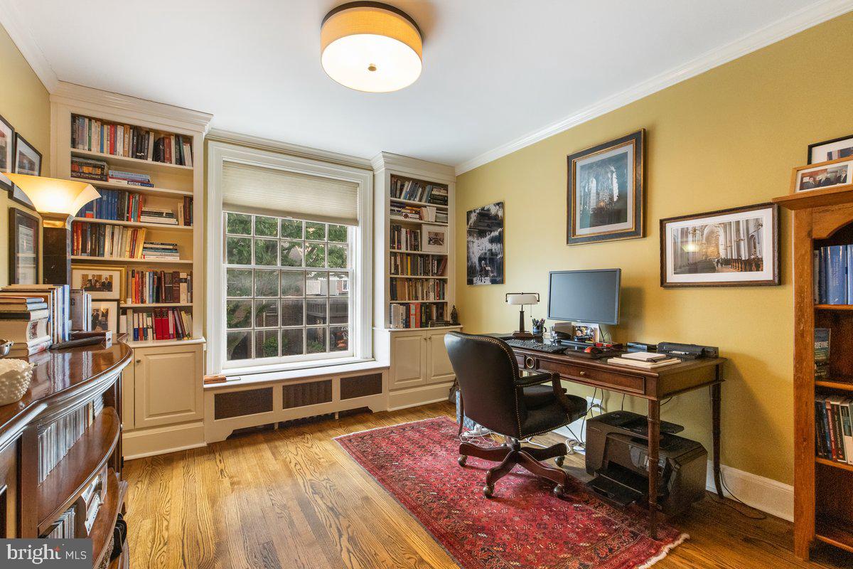 71 PALMER SQUARE W A