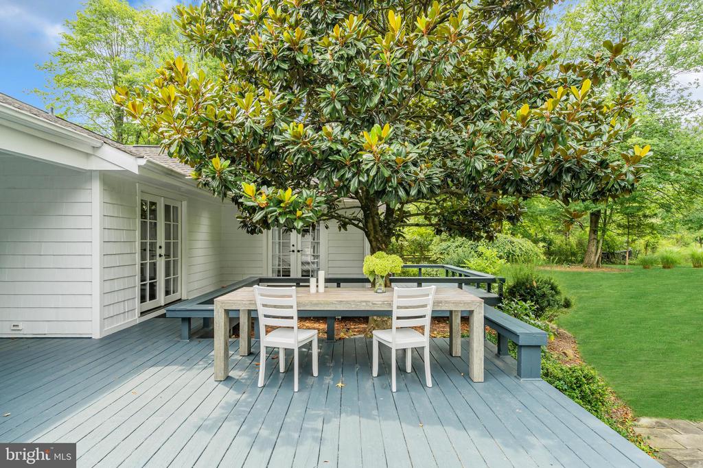 8 NELSON RIDGE ROAD