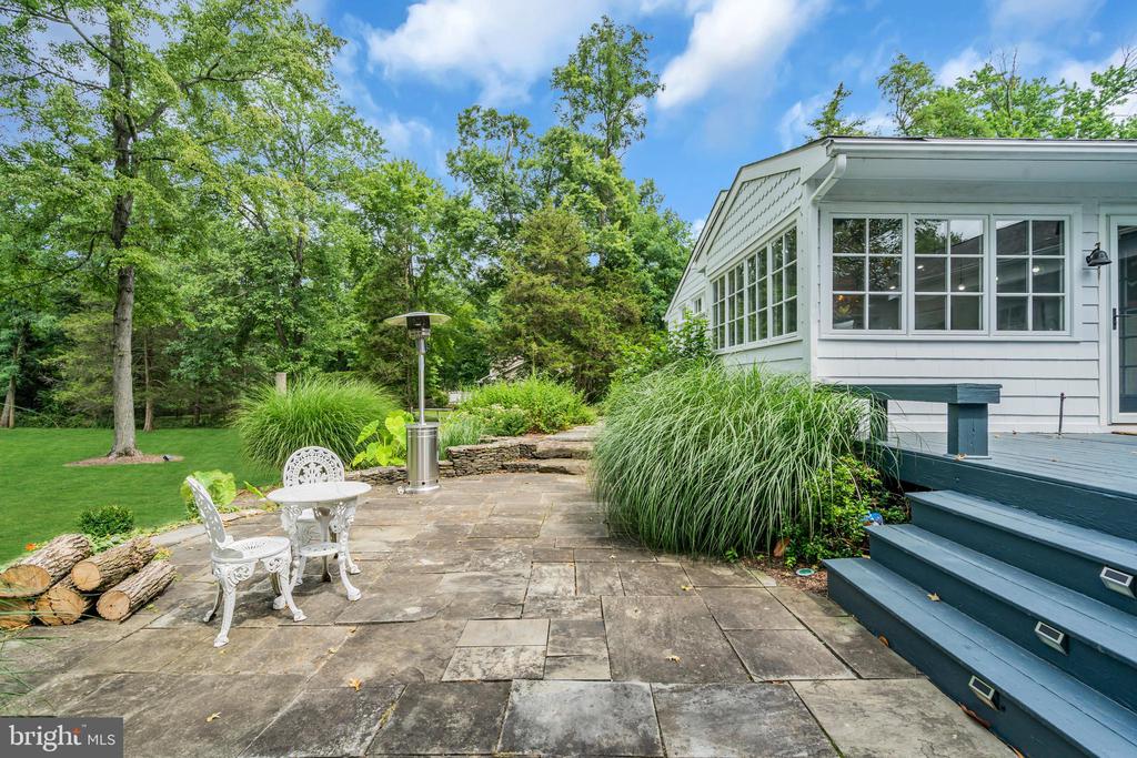 8 NELSON RIDGE ROAD