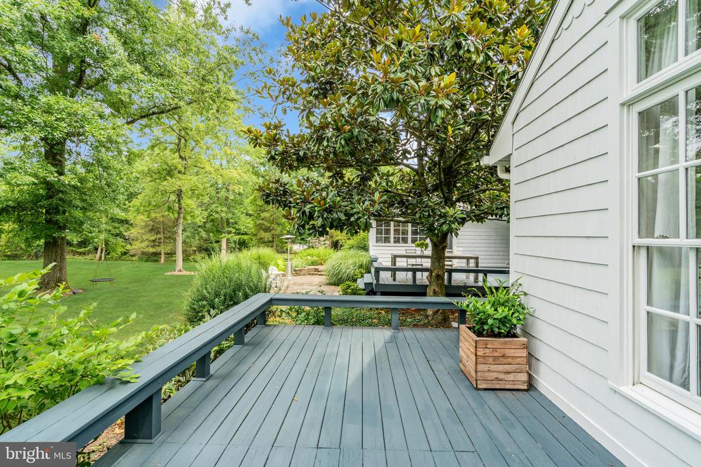 8 NELSON RIDGE ROAD