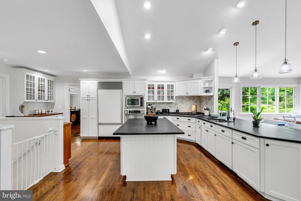 8 NELSON RIDGE ROAD
