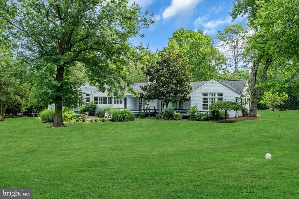 8 NELSON RIDGE ROAD
