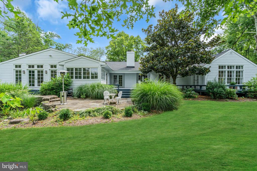 8 NELSON RIDGE ROAD