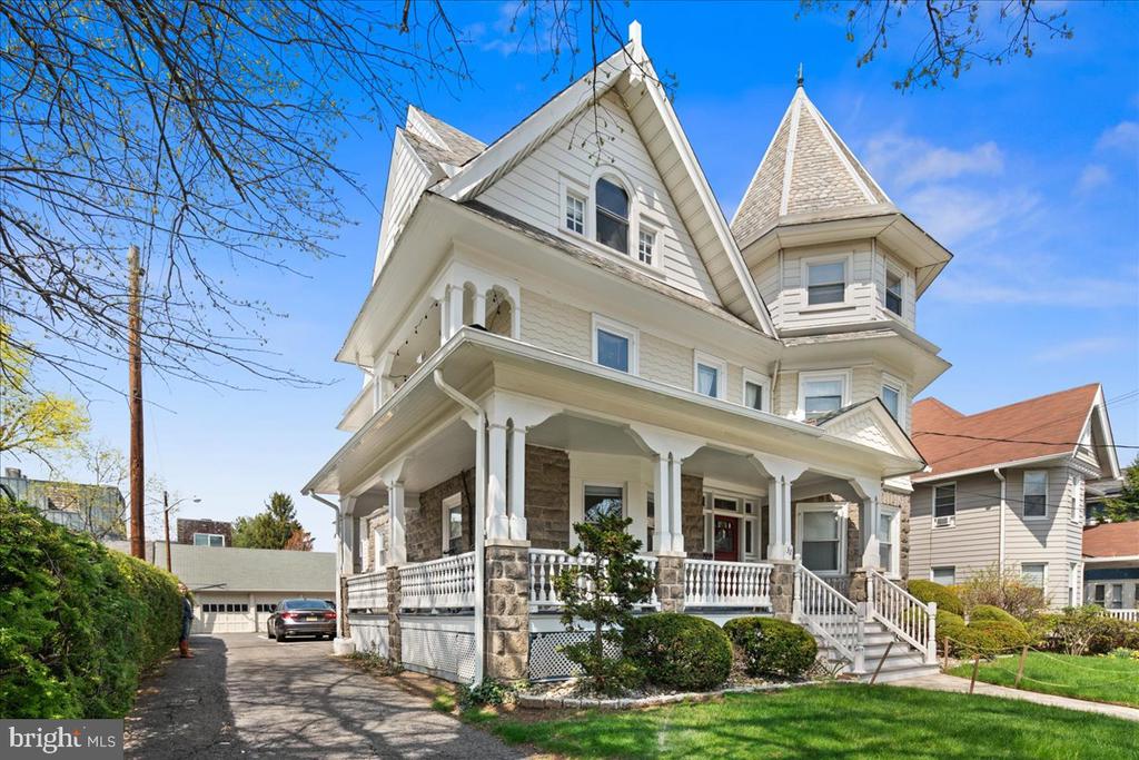 32 Wiggins St