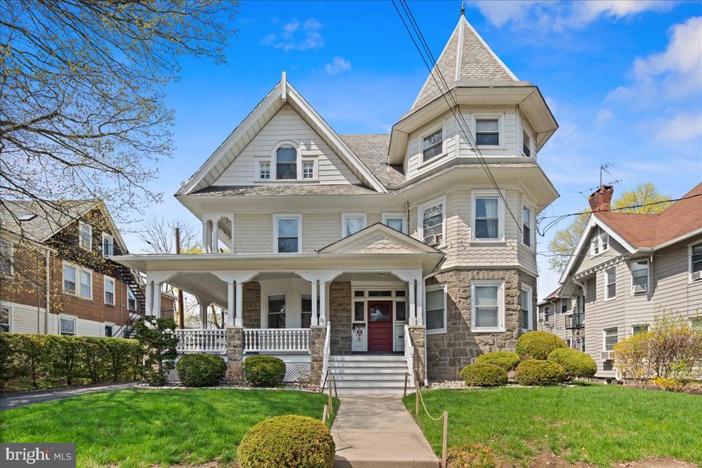 32 Wiggins St