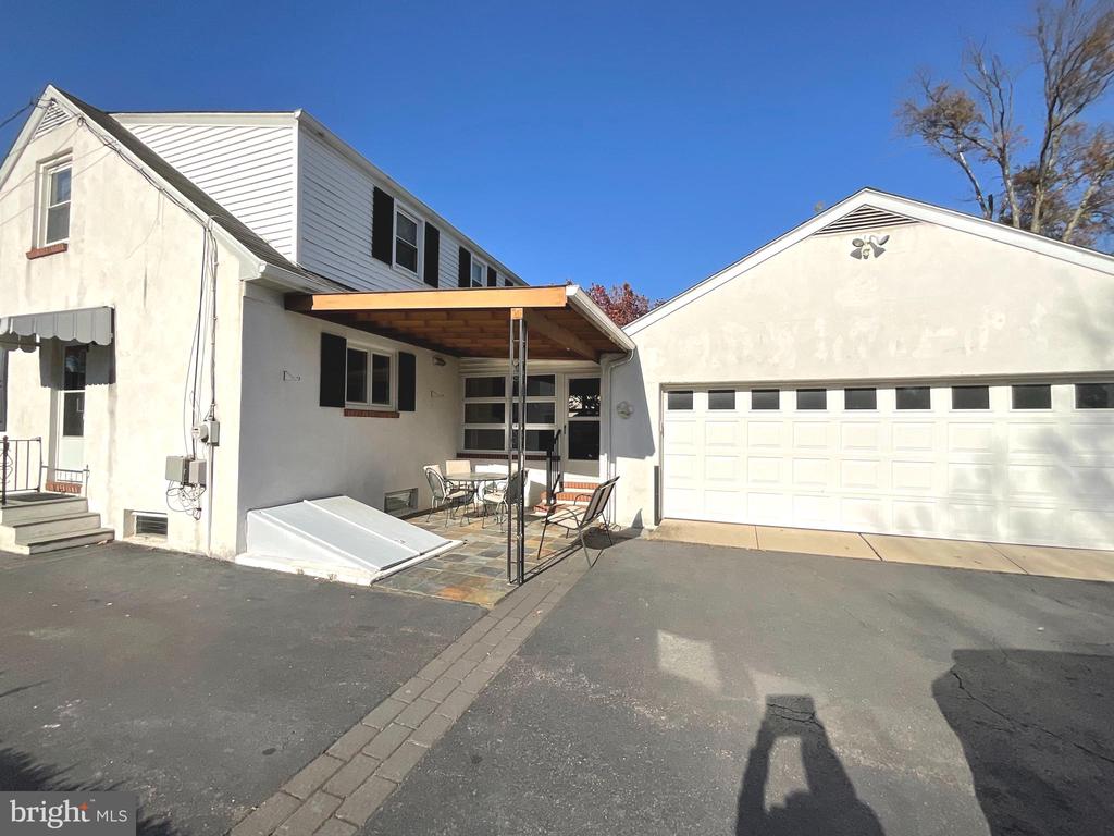 487 EWING STREET