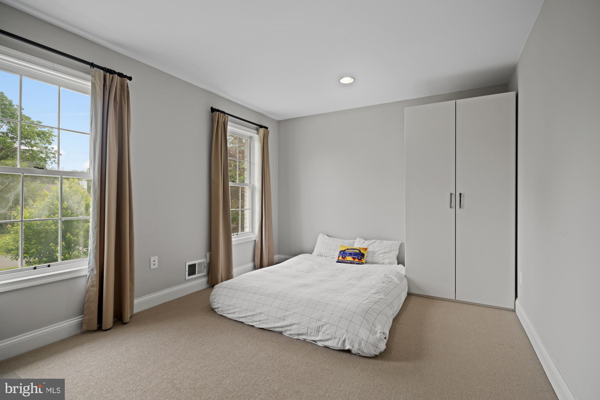 3 WESTERN PINE STREET