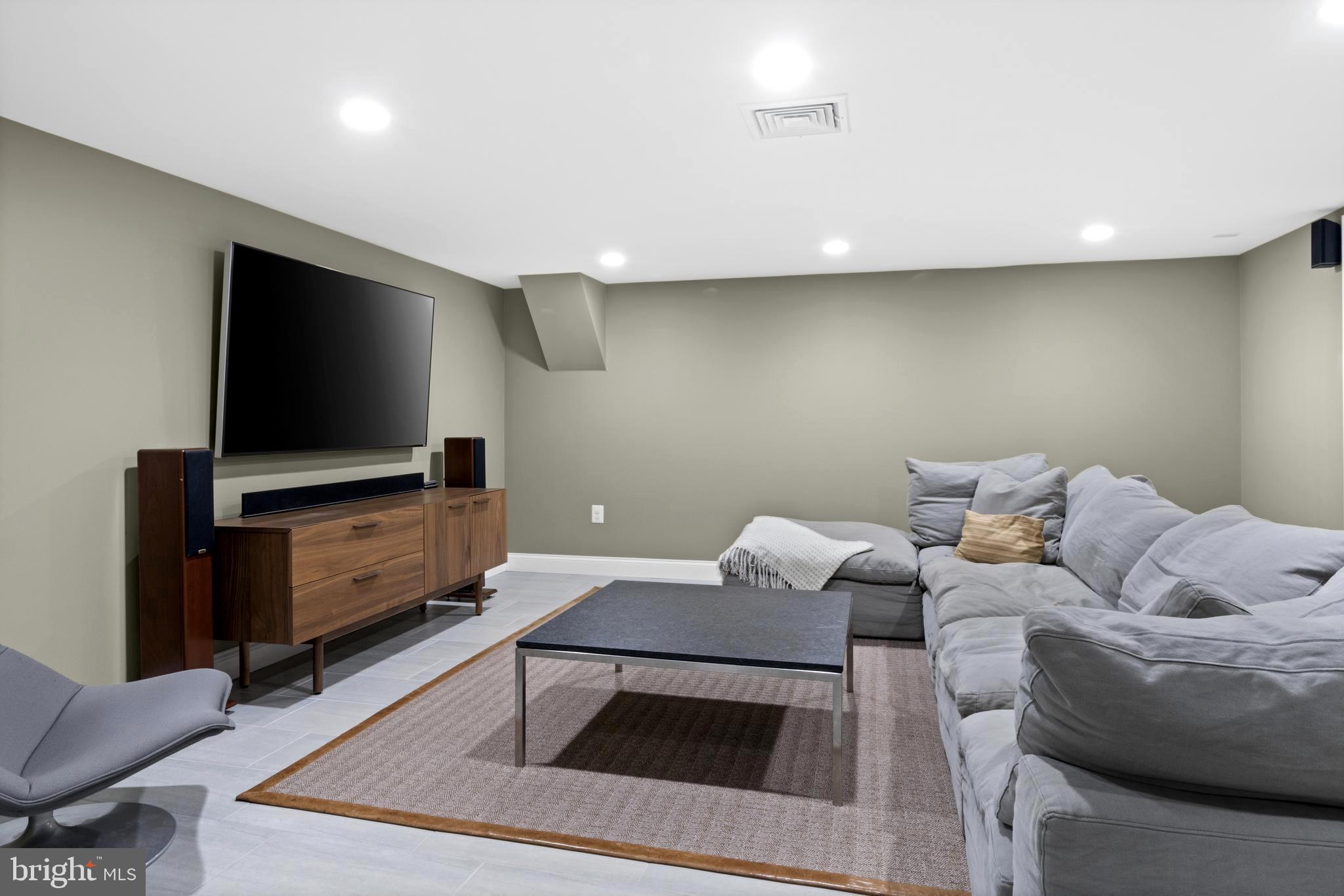 3 WESTERN PINE STREET