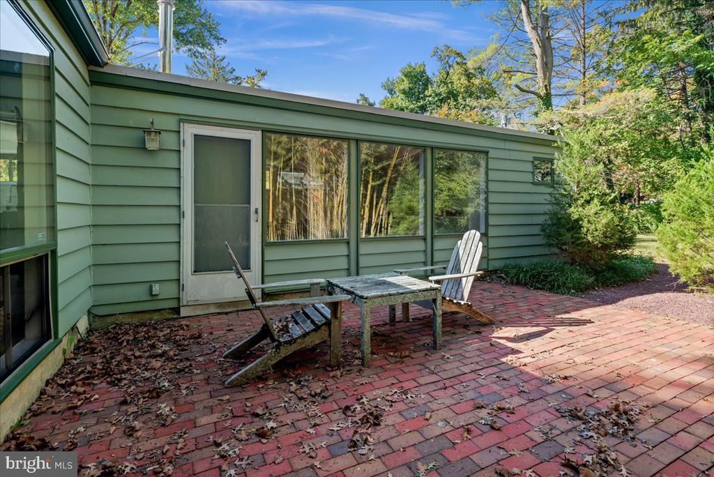 75 CLOVER LANE