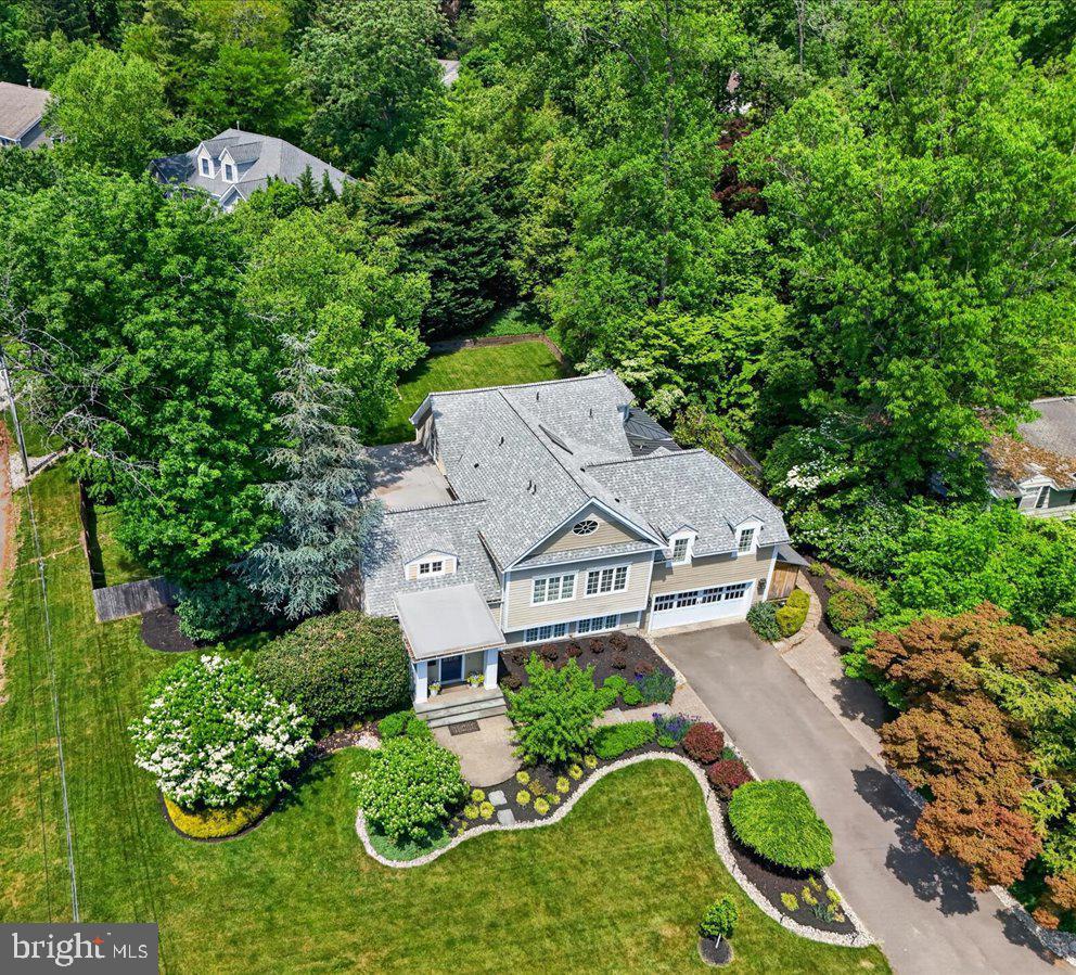 620 LAKE DRIVE