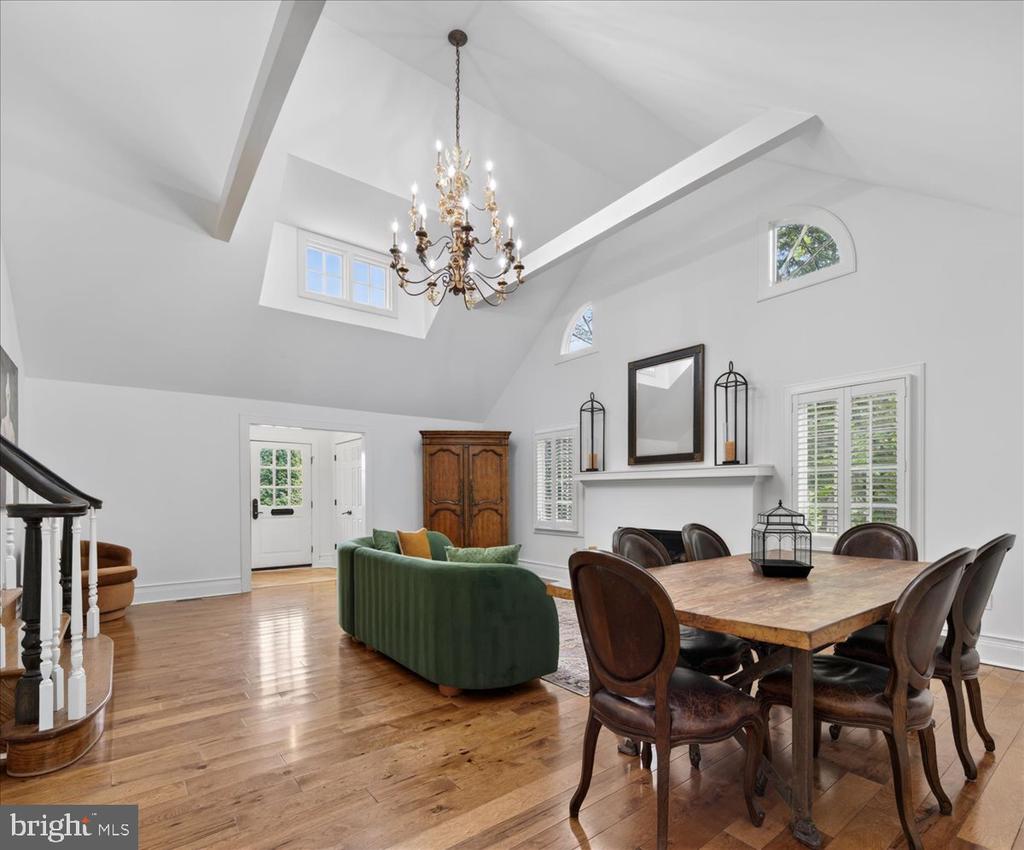 620 LAKE DRIVE