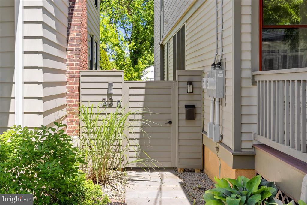 23 LEIGH AVENUE Unit: B
