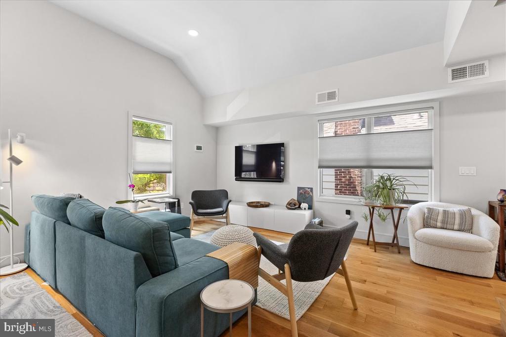23 LEIGH AVENUE Unit: B