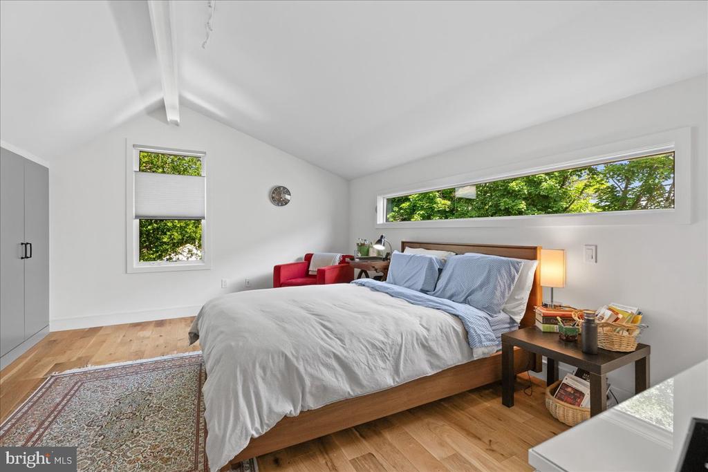 23 LEIGH AVENUE Unit: B