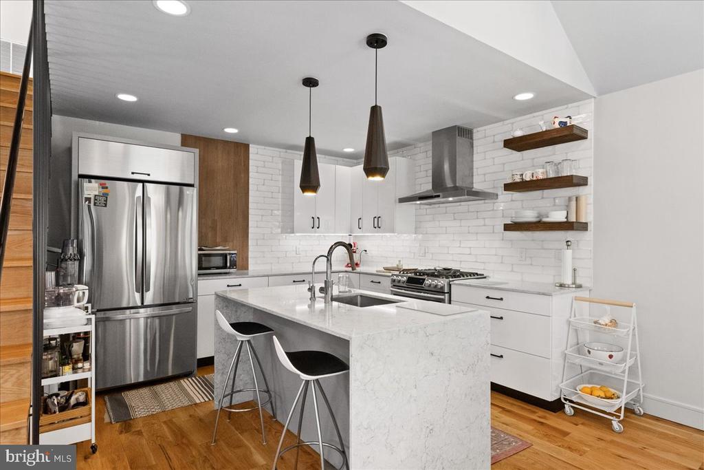 23 LEIGH AVENUE Unit: B
