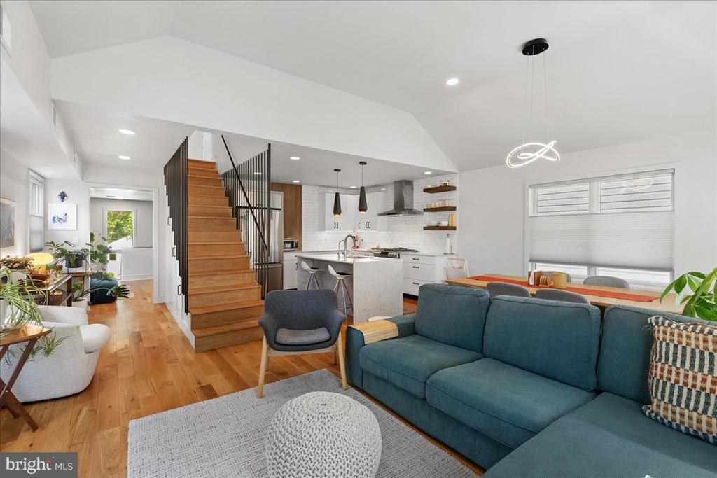 23 LEIGH AVENUE Unit: B