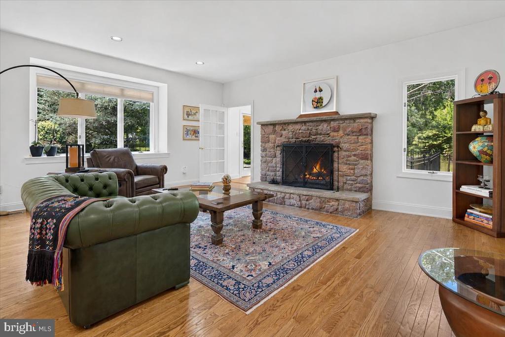 157 CHRISTOPHER DRIVE
