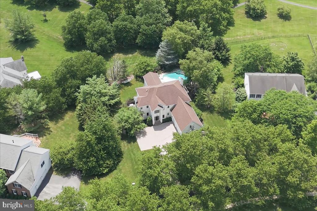 157 CHRISTOPHER DRIVE