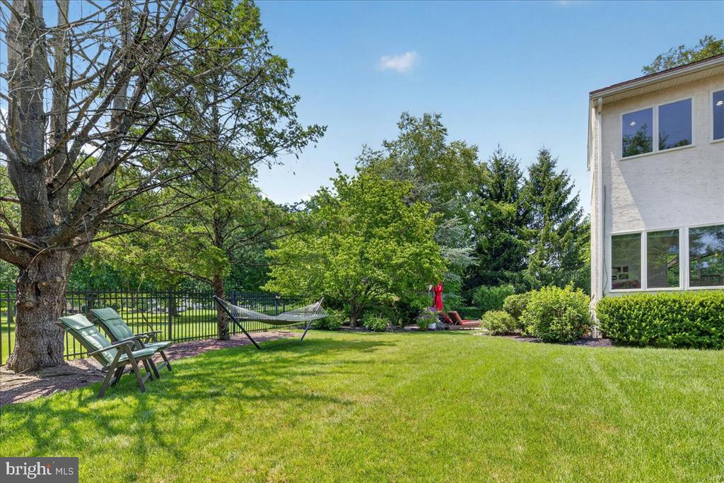 157 CHRISTOPHER DRIVE
