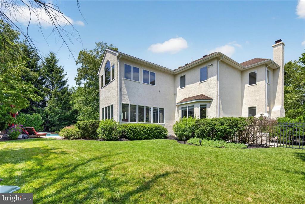 157 CHRISTOPHER DRIVE