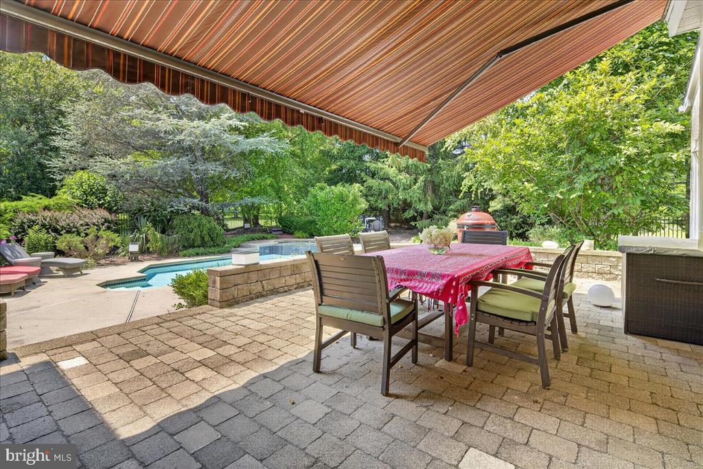 157 CHRISTOPHER DRIVE