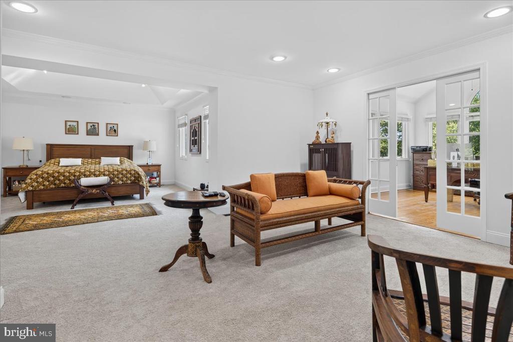 157 CHRISTOPHER DRIVE