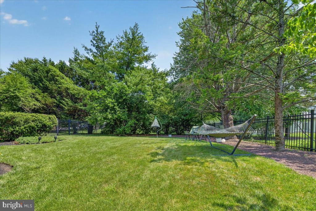 157 CHRISTOPHER DRIVE