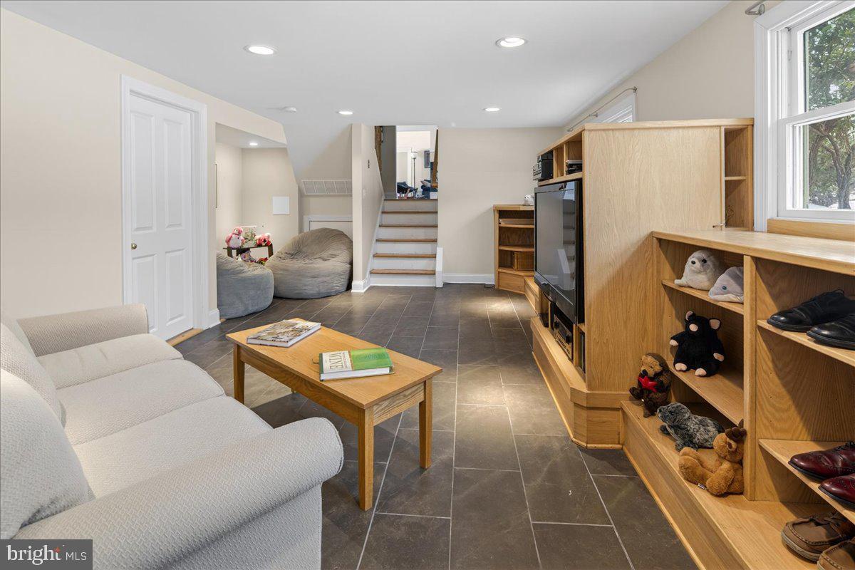 947 CHERRY HILL ROAD