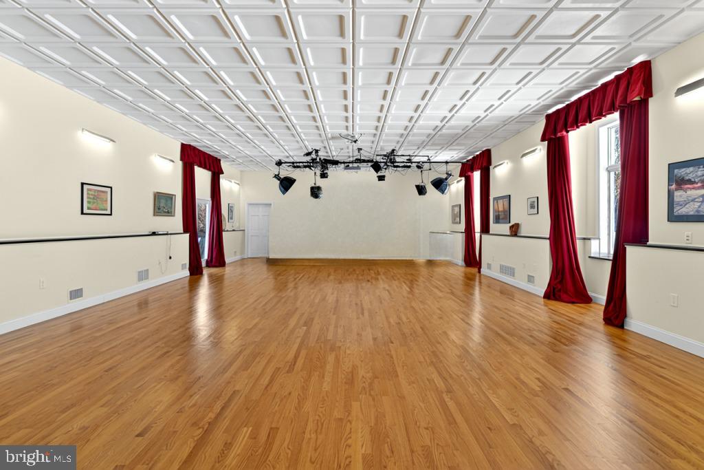 947 CHERRY HILL ROAD