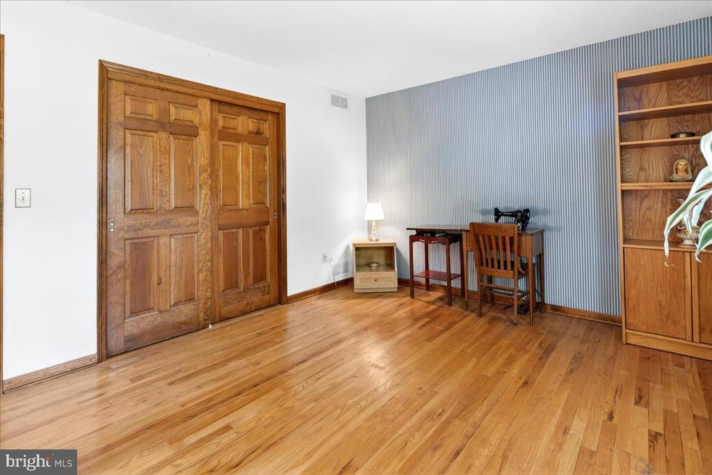 54 PLATZ DRIVE