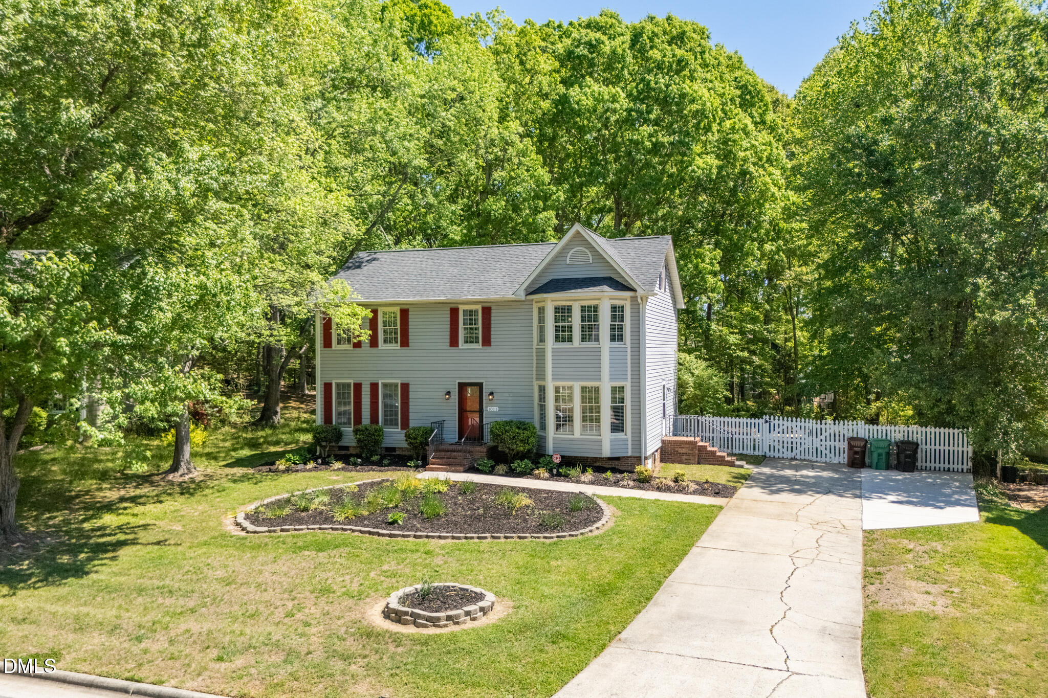 1011 Pineburr Road